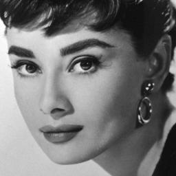 Ruim 30.000 euro voor sombrero Audrey Hepburn