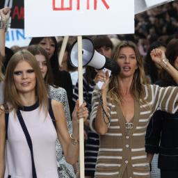 Modeshow Chanel lijkt op feministisch protest